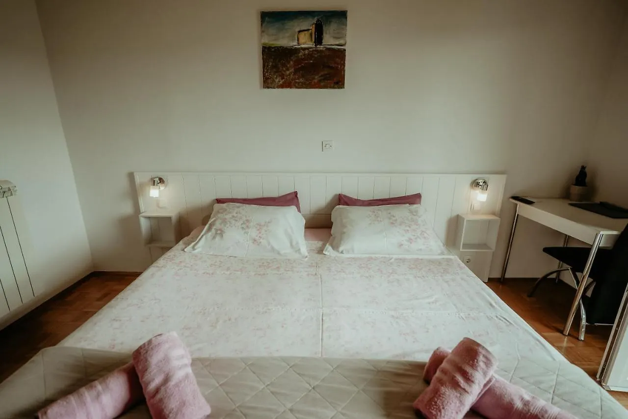 B&B Sobe Lusina Secovlje 0*,  Slovenia